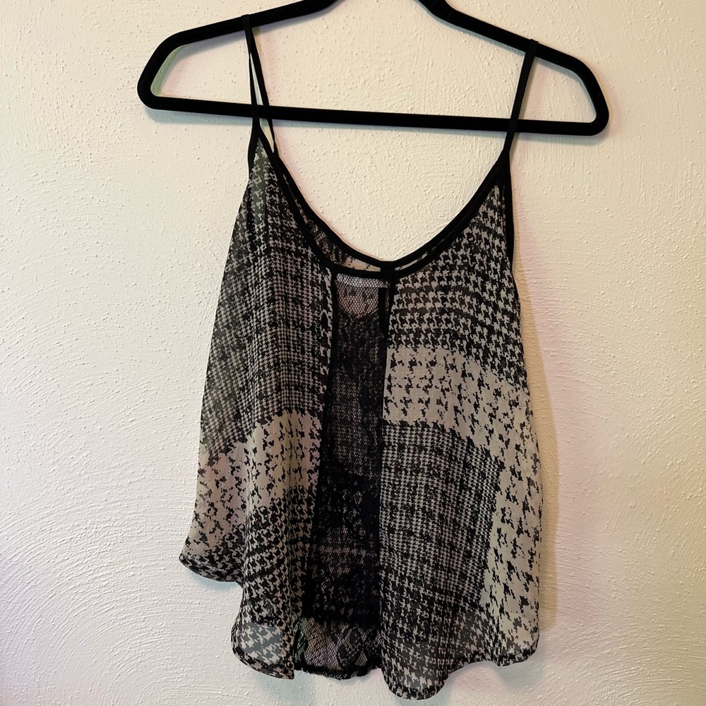 Lush size small sleeveless tank blouse. Like new and great for all occasions